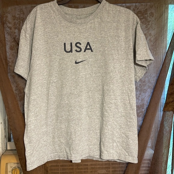 Unisex Gray Nike Tee Shirt - Picture 1 of 2